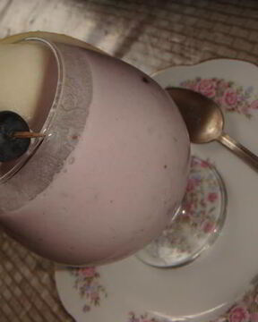 Десерт из голубики и дыни