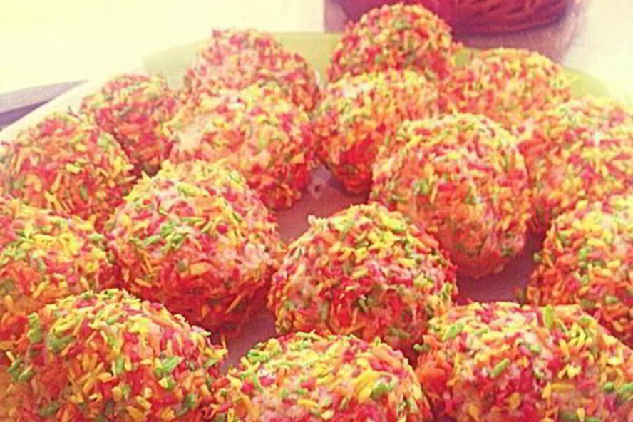 Рецепт конфет с кокосовой стружкой, вафлей и орешком