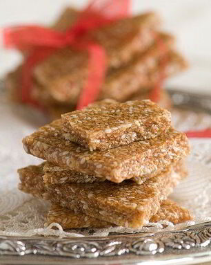 Медово-ореховые конфеты с кунжутом