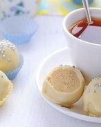 Миндальные конфеты в белом шоколаде