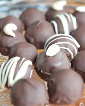 Шоколадные конфеты с орехами и коньяком