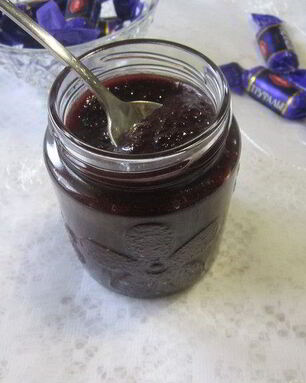 Сливовый джем с трюфельными конфетами