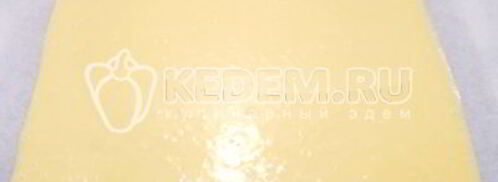 бисквитный рулет с кремом зимнее полено. Шаг 6