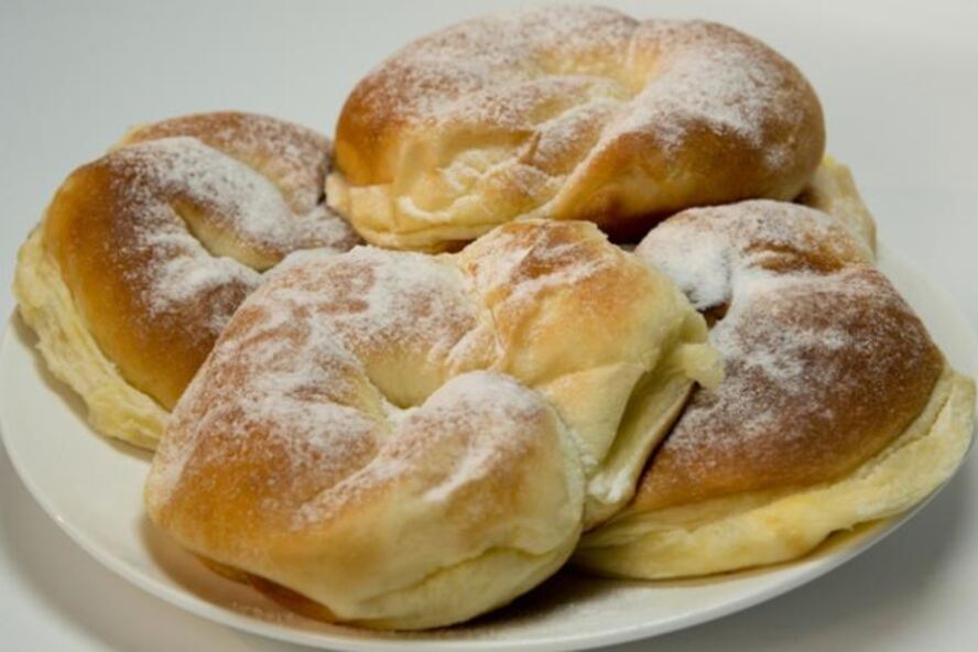 Рецепт испанских булочек с заварным кремом