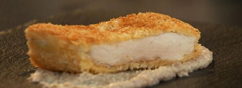 куриный шницель на ореховом креме с пестрым салатом. Шаг 5