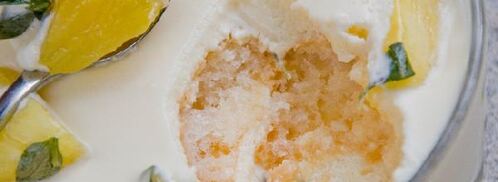 летний ананасовый десерт с кремом из йогурта и лимонным тимьяном. Шаг 9