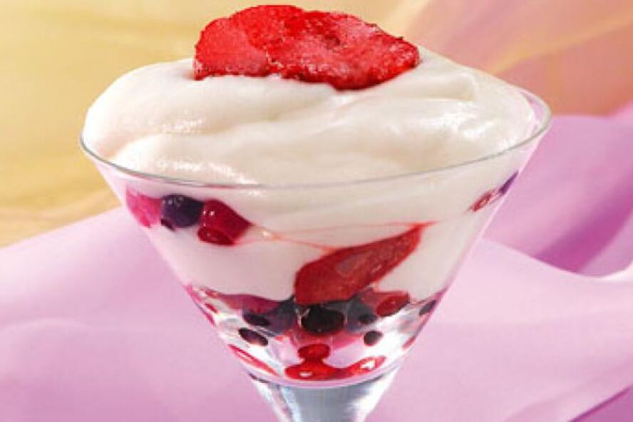 Рецепт марципанового крема с ягодами