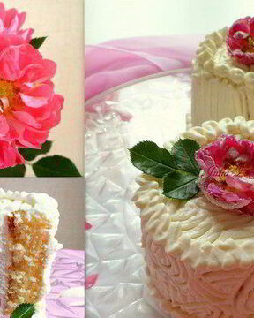 Мини-торты с розами, малиновым желе и сливочным кремом