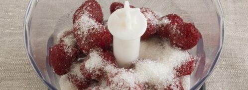 десерт из клубники и замороженого банана. Шаг 3