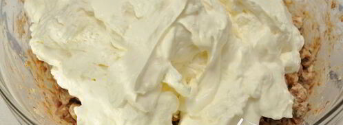 десерт-мороженое с орехами, вяленой вишней и шоколадом. Шаг 6