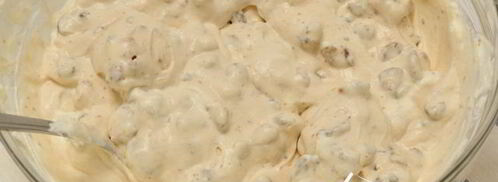 десерт-мороженое с орехами, вяленой вишней и шоколадом. Шаг 7