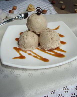 Домашнее банановое мороженое с шоколадно-ореховой крошкой