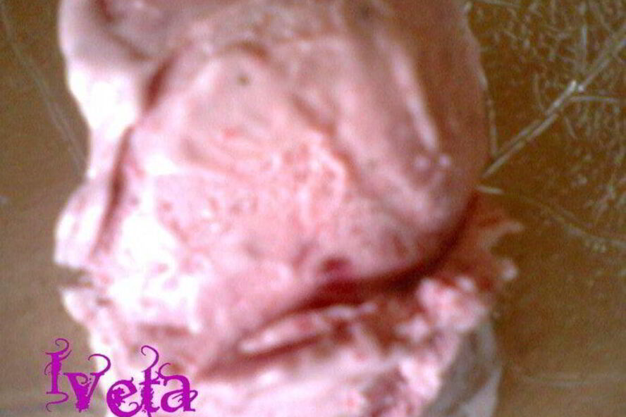 Рецепт сливочно-клубничного мороженого