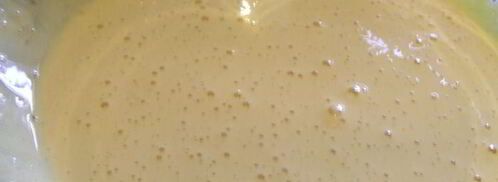 сливочное мороженое с клубникой, белым шоколадом и апельсиновым ликером куантро. Шаг 2