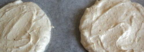 торт-мороженое с меренгой и фруктами. Шаг 3