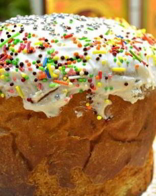 Кулич с изюмом и цукатами