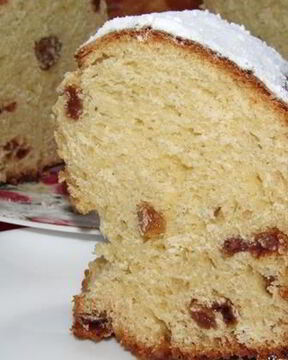 Кулич с изюмом