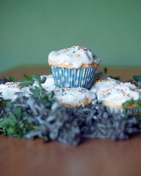 Куличи с миндалем и изюмом