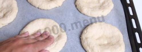 пасхальные булочки с кремом и абрикосами. Шаг 10