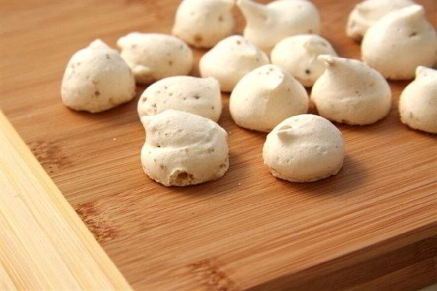 Рецепт пасхальных меренг с орехами пекан