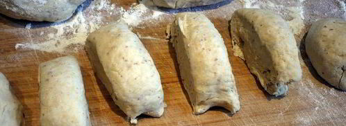 пасхальные зайцы в темно-синем лесу. Шаг 2