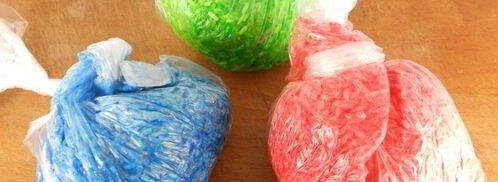 яйца пасхальные окрашенные цветным рисом. Шаг 4