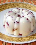 Сметанный десерт с яблоками