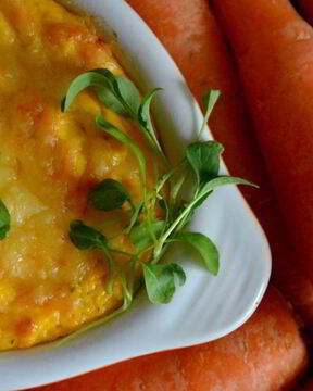 Морковно-творожное суфле с молодой рукколой