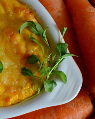 Морковно-творожное суфле с молодой рукколой