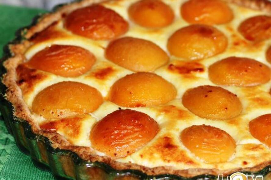 Рецепт сладкого киша с творожным суфле и абрикосами