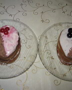 Тирамису Для Двоих, с красной и черной смородиной