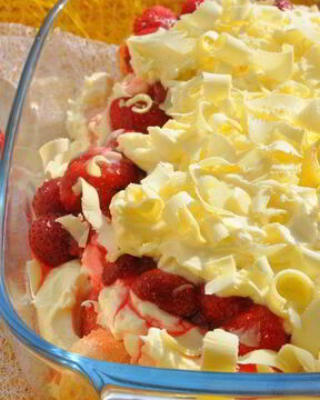 Тирамису с клубникой и белым шоколадом