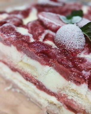 Ванильно-клубничное мороженое Тирамису