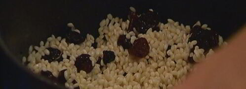 ванильный рисовый пудинг с изюмом и карамелью. Шаг 5