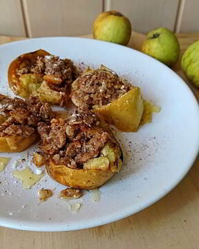 Запеченные яблоки с овсянкой