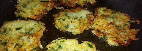 постные драники с зеленью и чесноком. Шаг 2