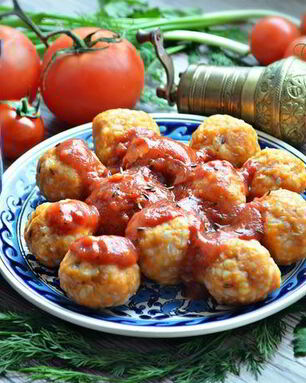 Фрикадельки из булгура в томатном соусе