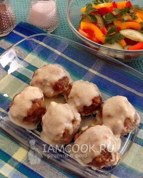 Фрикадельки под сливочным соусом