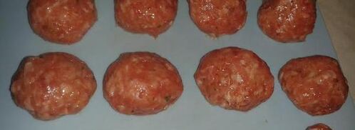 фрикадельки тушеные с баклажанами. Шаг 2