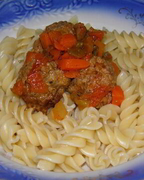 Фузилли с фрикадельками