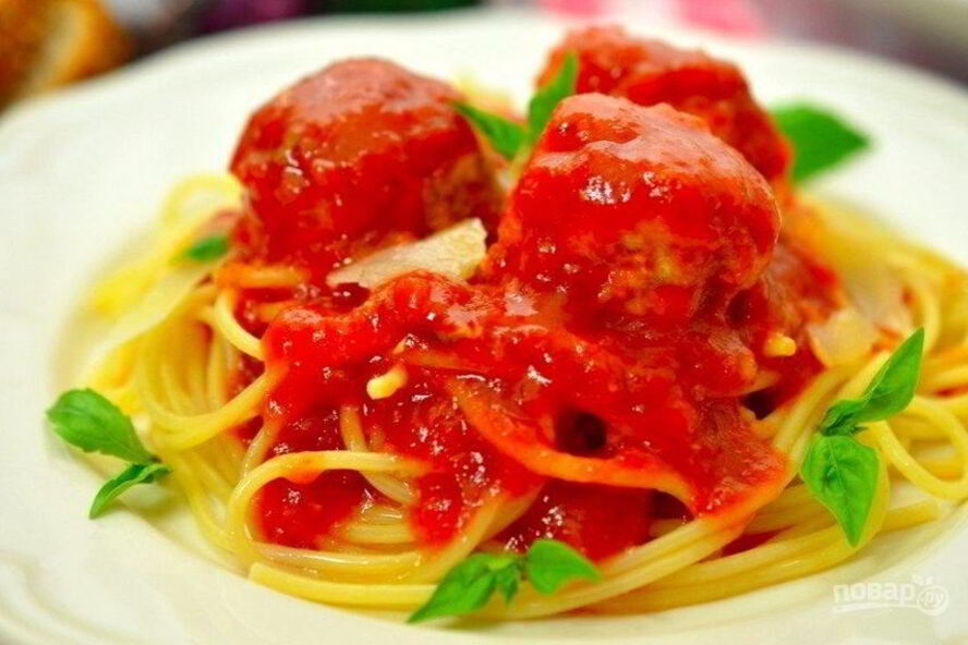 Рецепт куриных фрикаделек в ароматном томатном соусе
