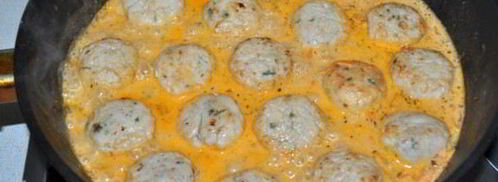 куриные фрикадельки в томатно-сметанном соусе. Шаг 6