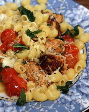 Макароны с фрикадельками и моцареллой