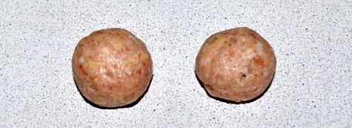 мясные фрикадельки с сырной начинкой. Шаг 3