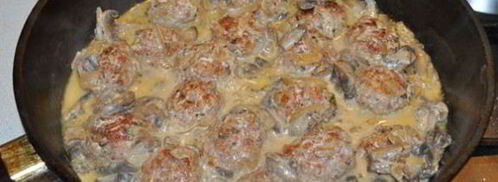 тушеные фрикадельки в грибном соусе. Шаг 7