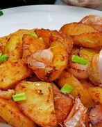 Картофель с чесноком и зеленью