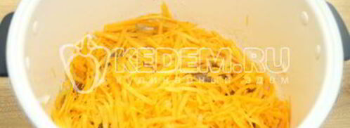 картофель с мясом в мультиварке. Шаг 5