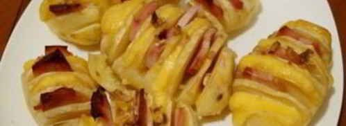 картошка-гармошка с беконом в духовке. Шаг 3