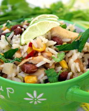 Лимонный рис с курицей, кинзой и фасолью