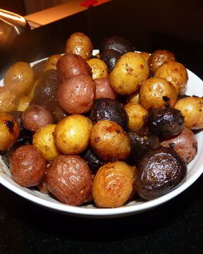 Мелкий картофель в духовке